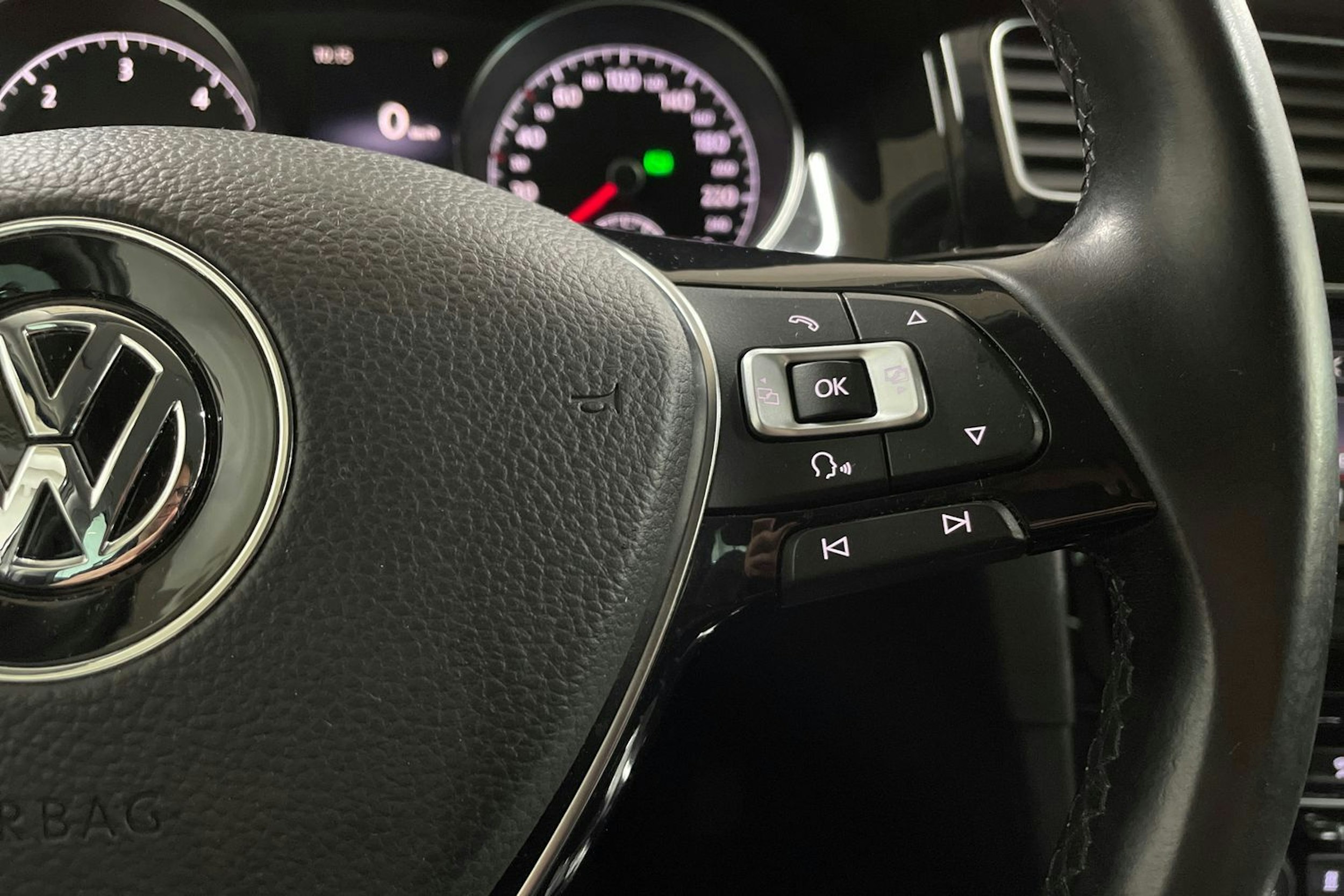 valkoinen Volkswagen Golf 2014 kuva 17.