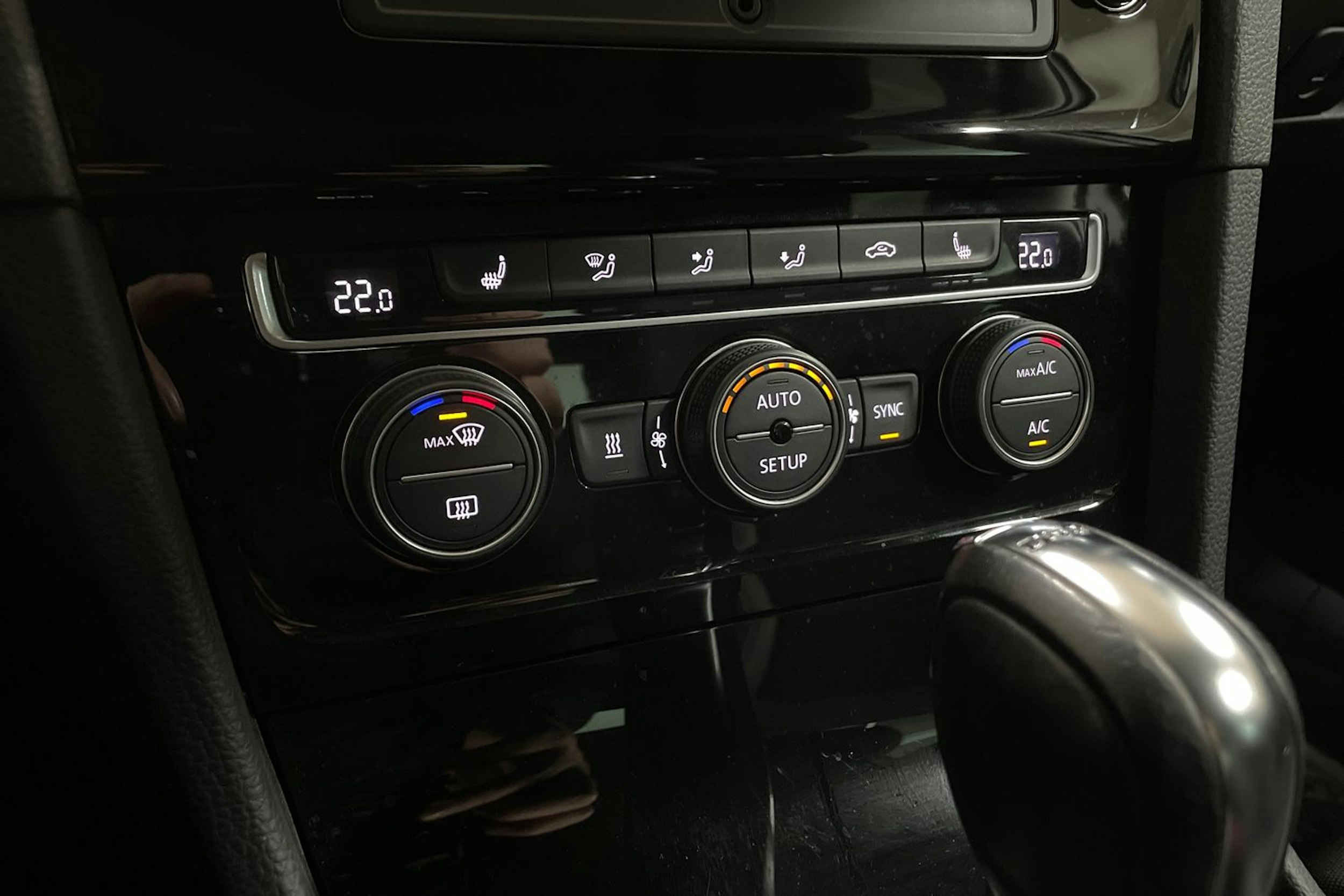 valkoinen Volkswagen Golf 2014 kuva 19.
