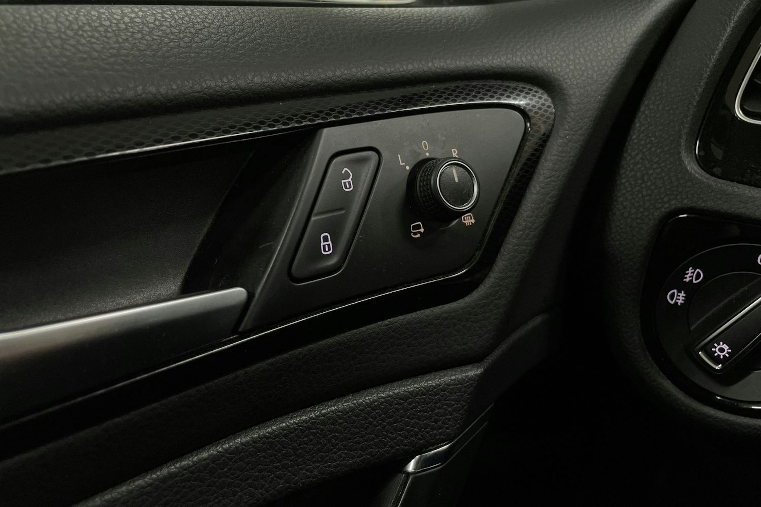 valkoinen Volkswagen Golf 2014 kuva 21.