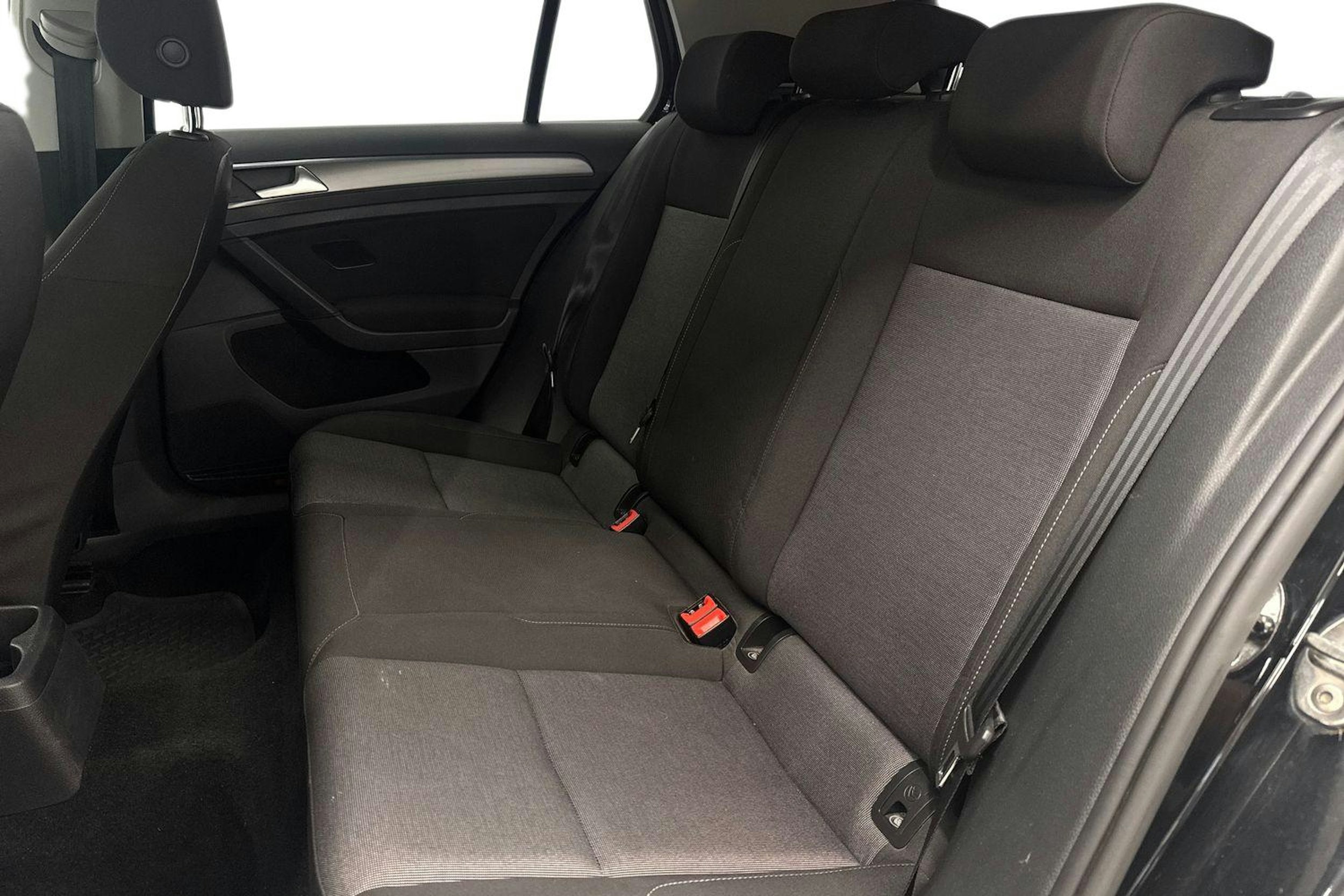 Musta Volkswagen GOLF 2014 kuva 10.