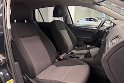 Musta Volkswagen GOLF 2014 kuva 13.