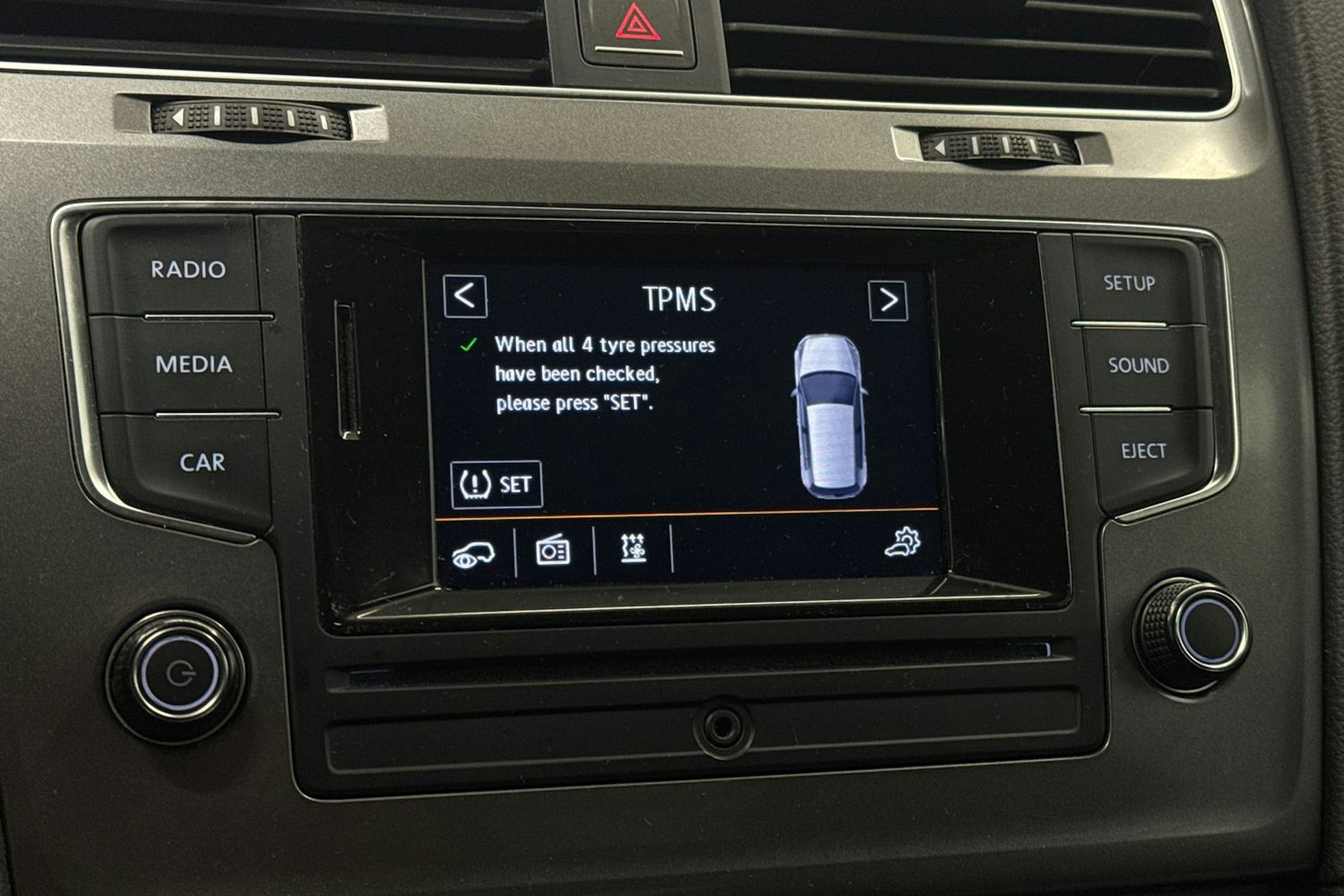Musta Volkswagen GOLF 2014 kuva 26.