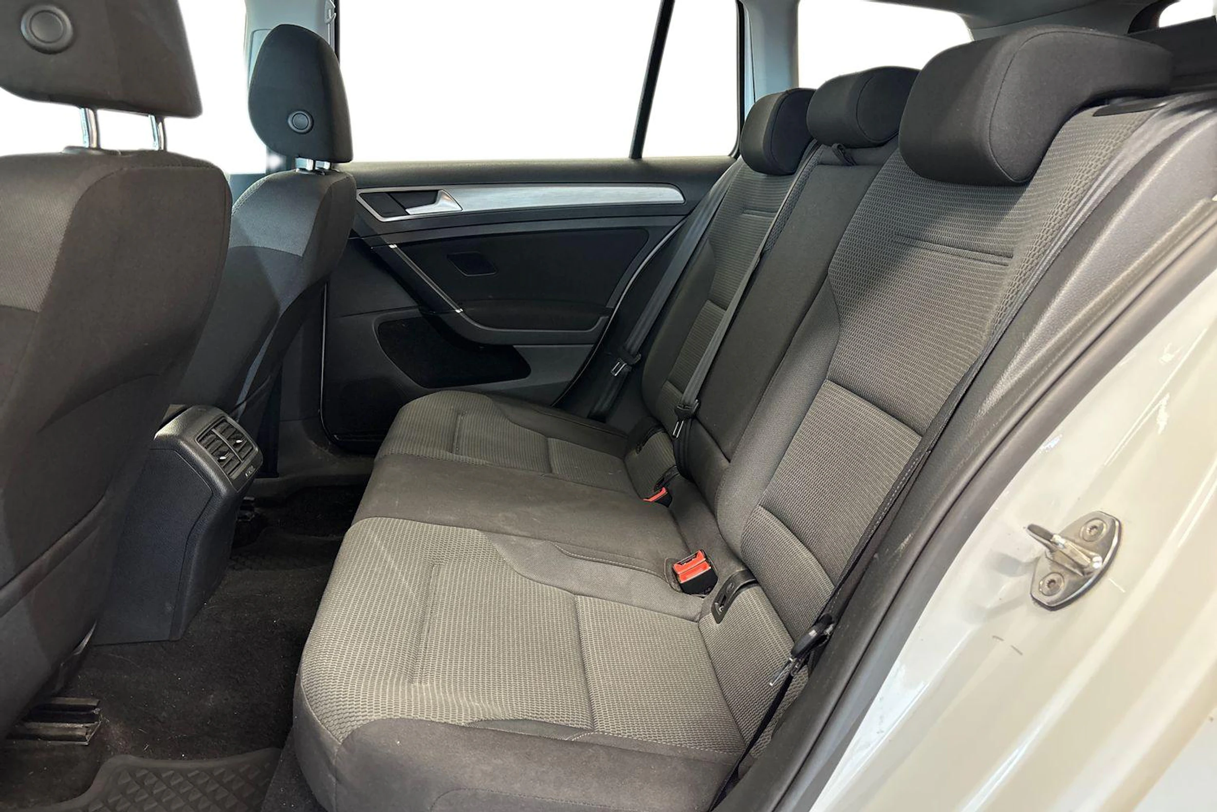 Valkoinen Volkswagen GOLF 2014 kuva 11.