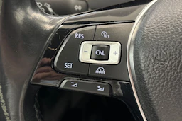 Valkoinen Volkswagen GOLF 2014 kuva 17.