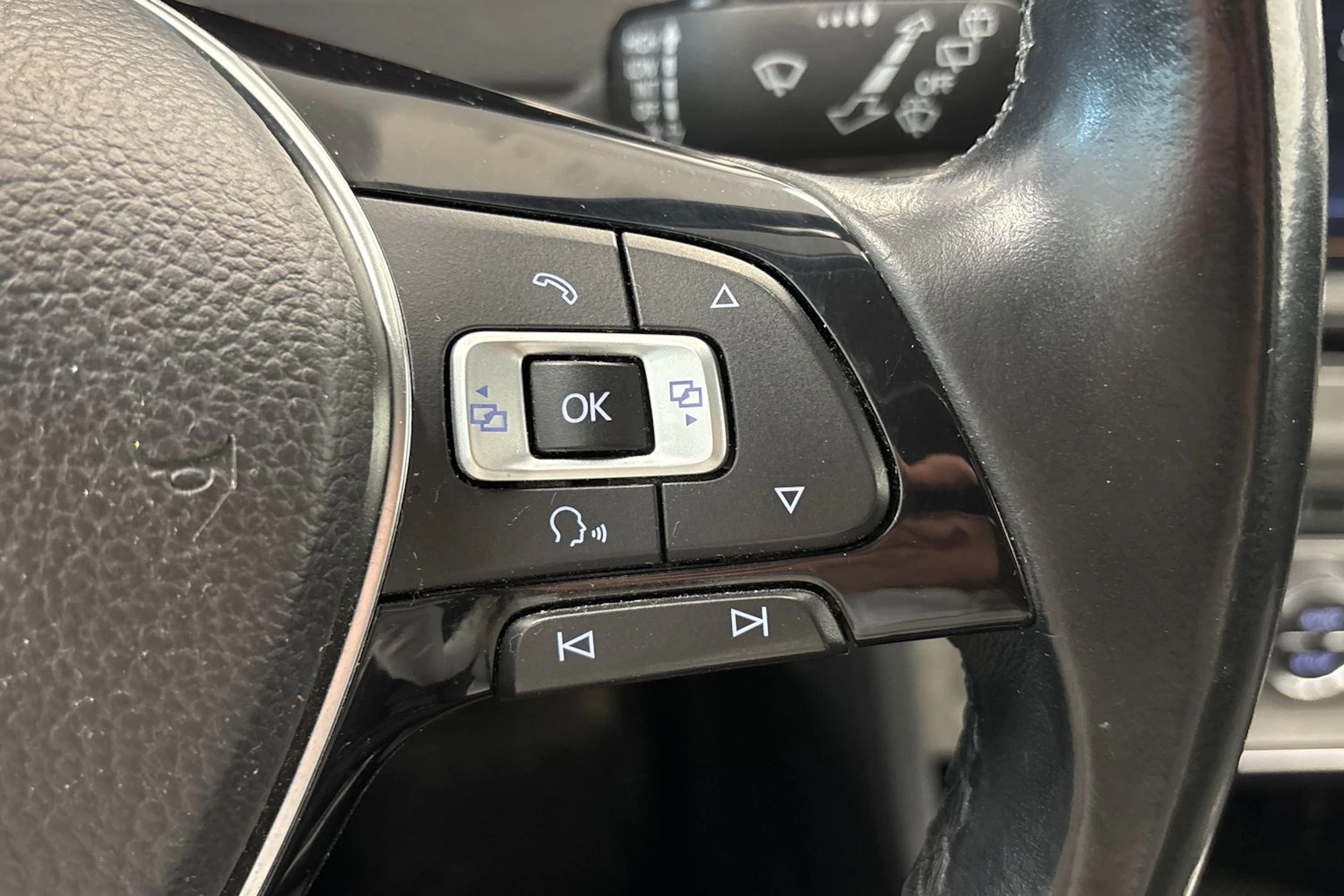 Valkoinen Volkswagen GOLF 2014 kuva 18.