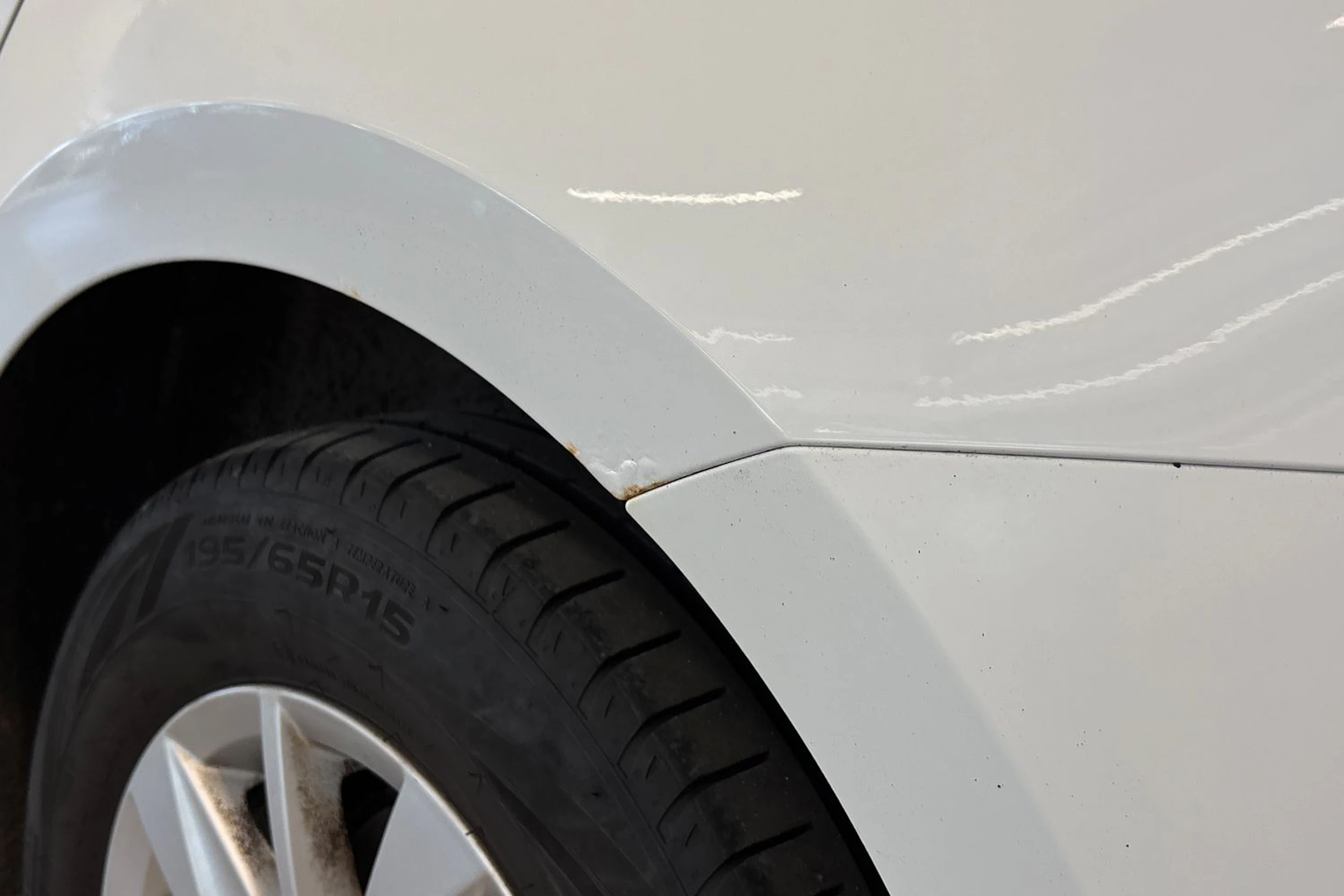 Valkoinen Volkswagen GOLF 2014 kuva 29.