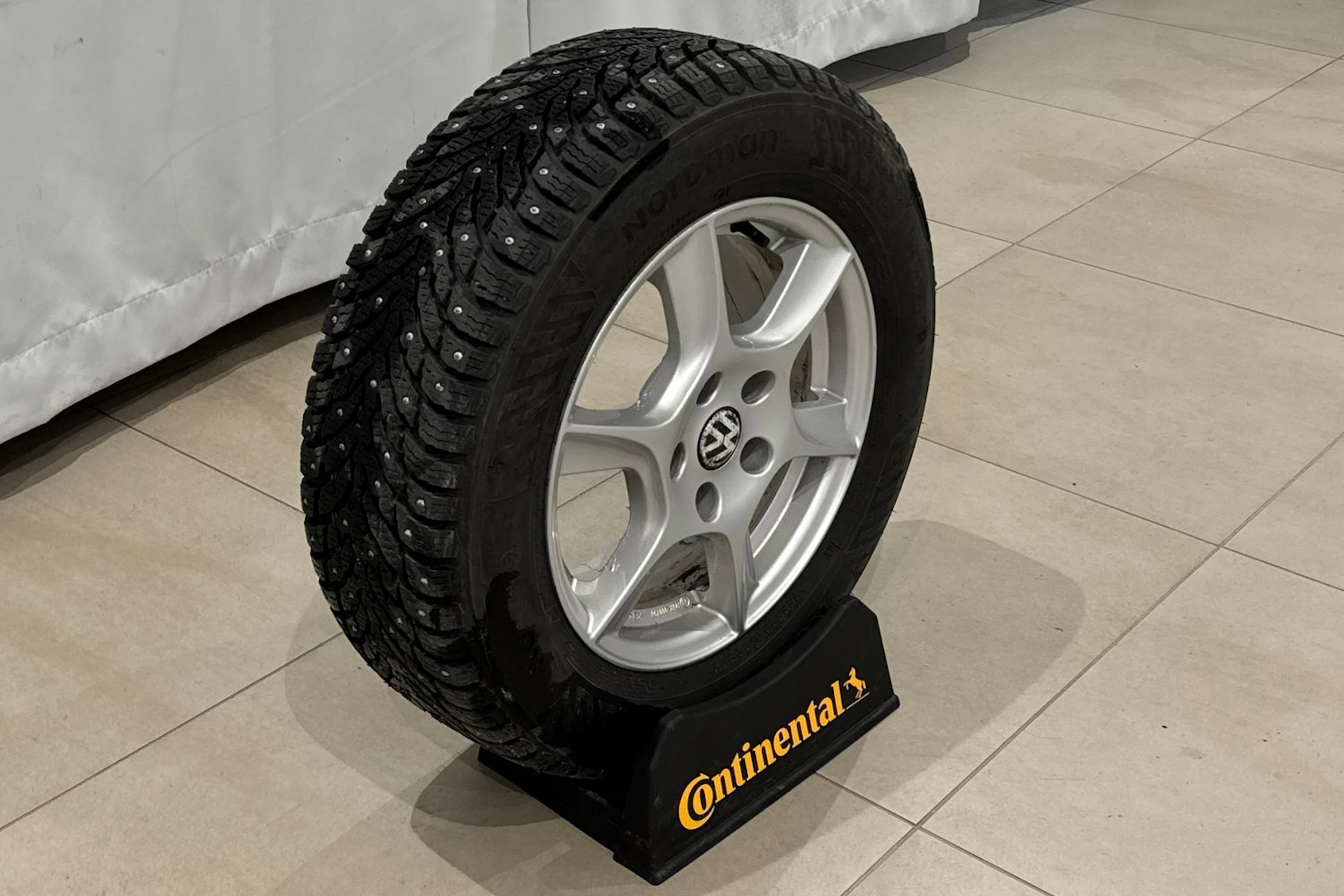 Hopea Volkswagen GOLF 2014 kuva 15.