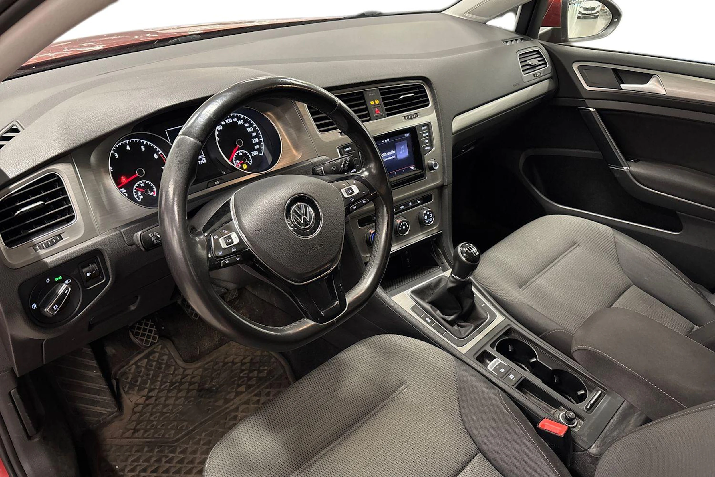 punainen Volkswagen Golf 2014 kuva 3.