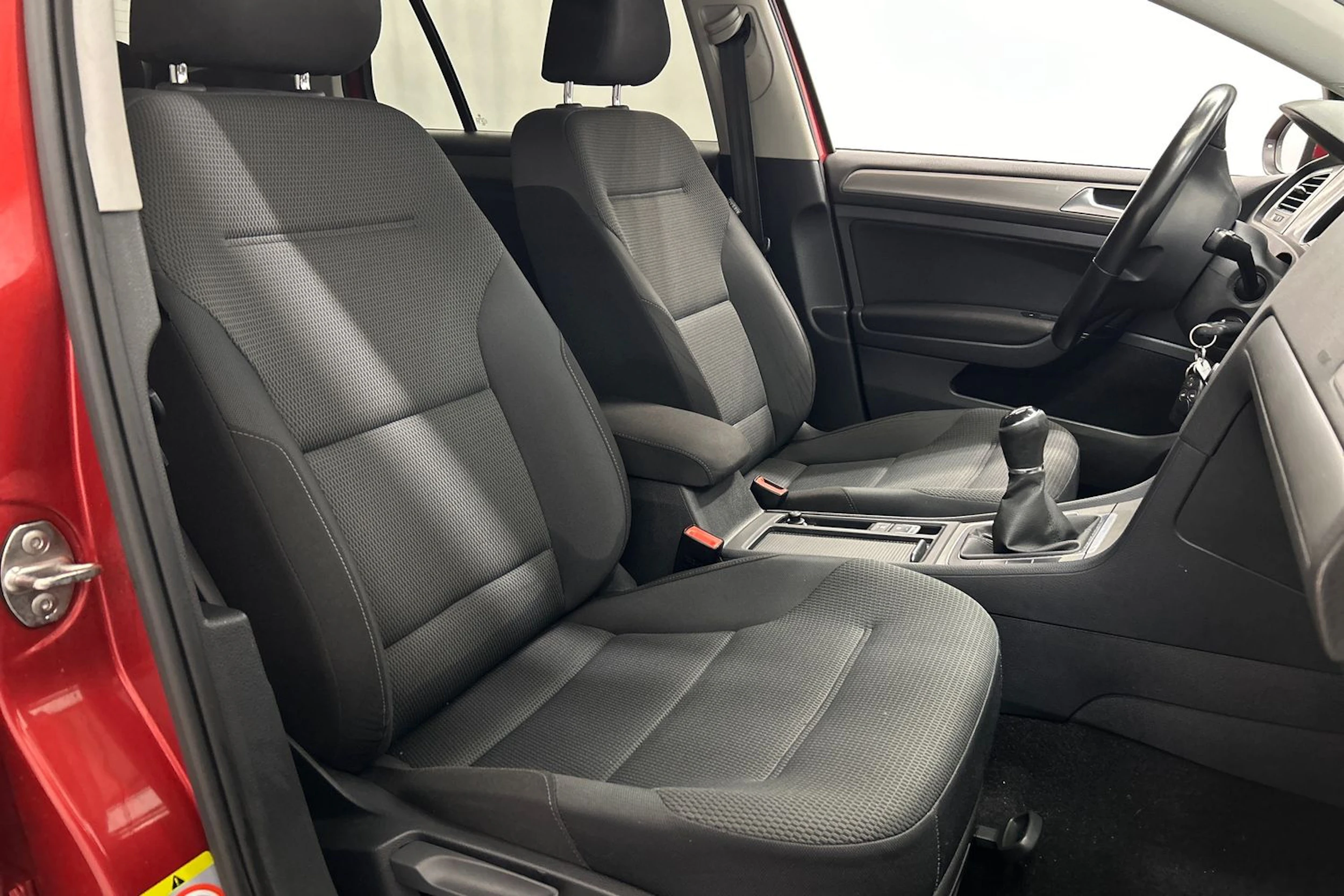 punainen Volkswagen Golf 2014 kuva 11.