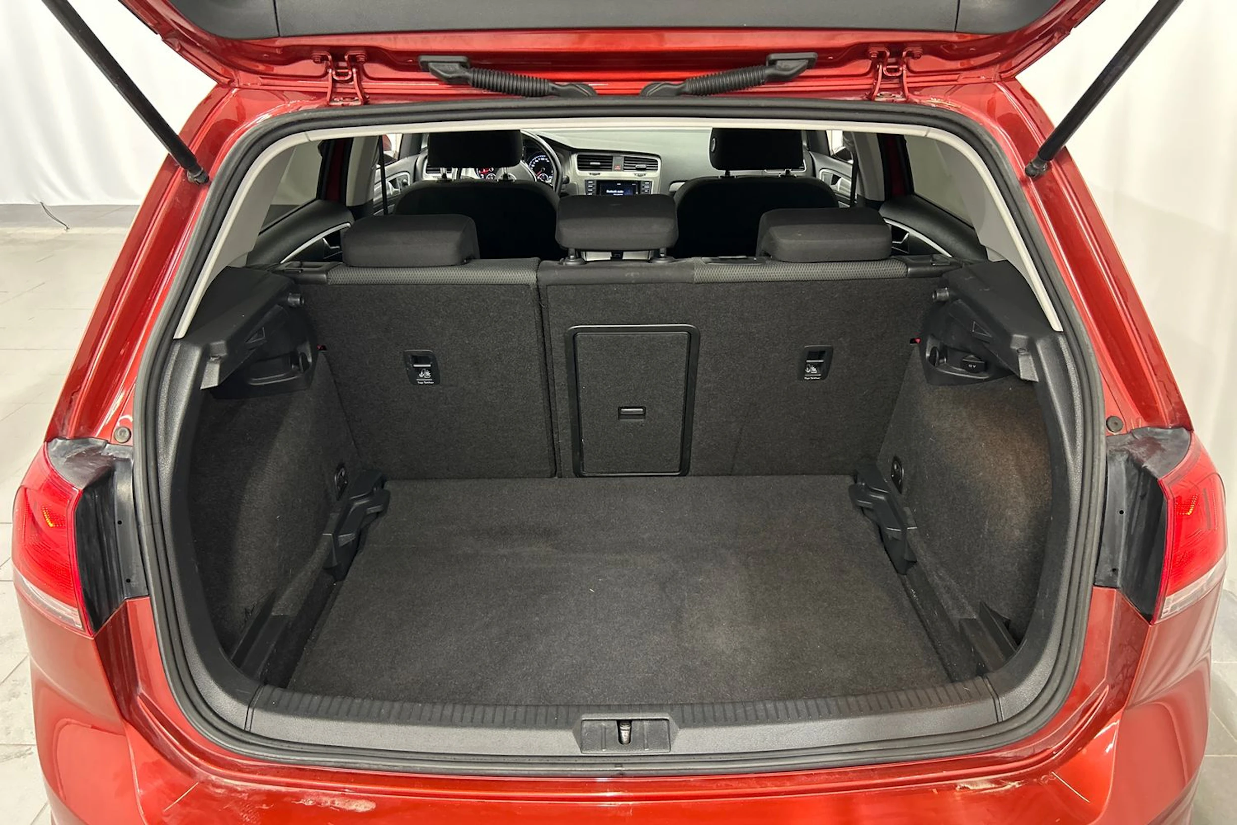 punainen Volkswagen Golf 2014 kuva 12.