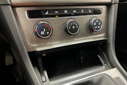 punainen Volkswagen Golf 2014 kuva 20.