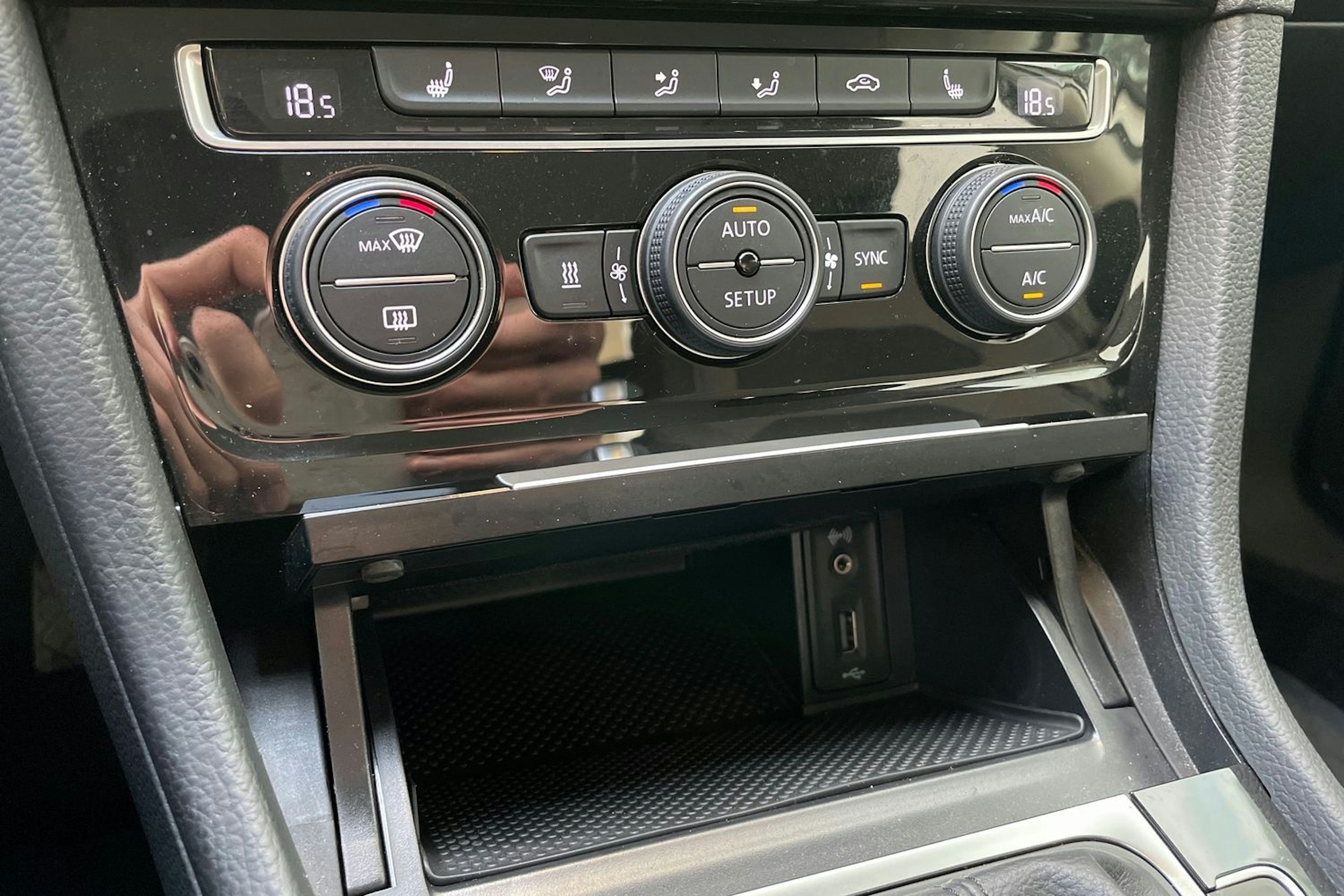 Hopea Volkswagen GOLF 2014 kuva 23.