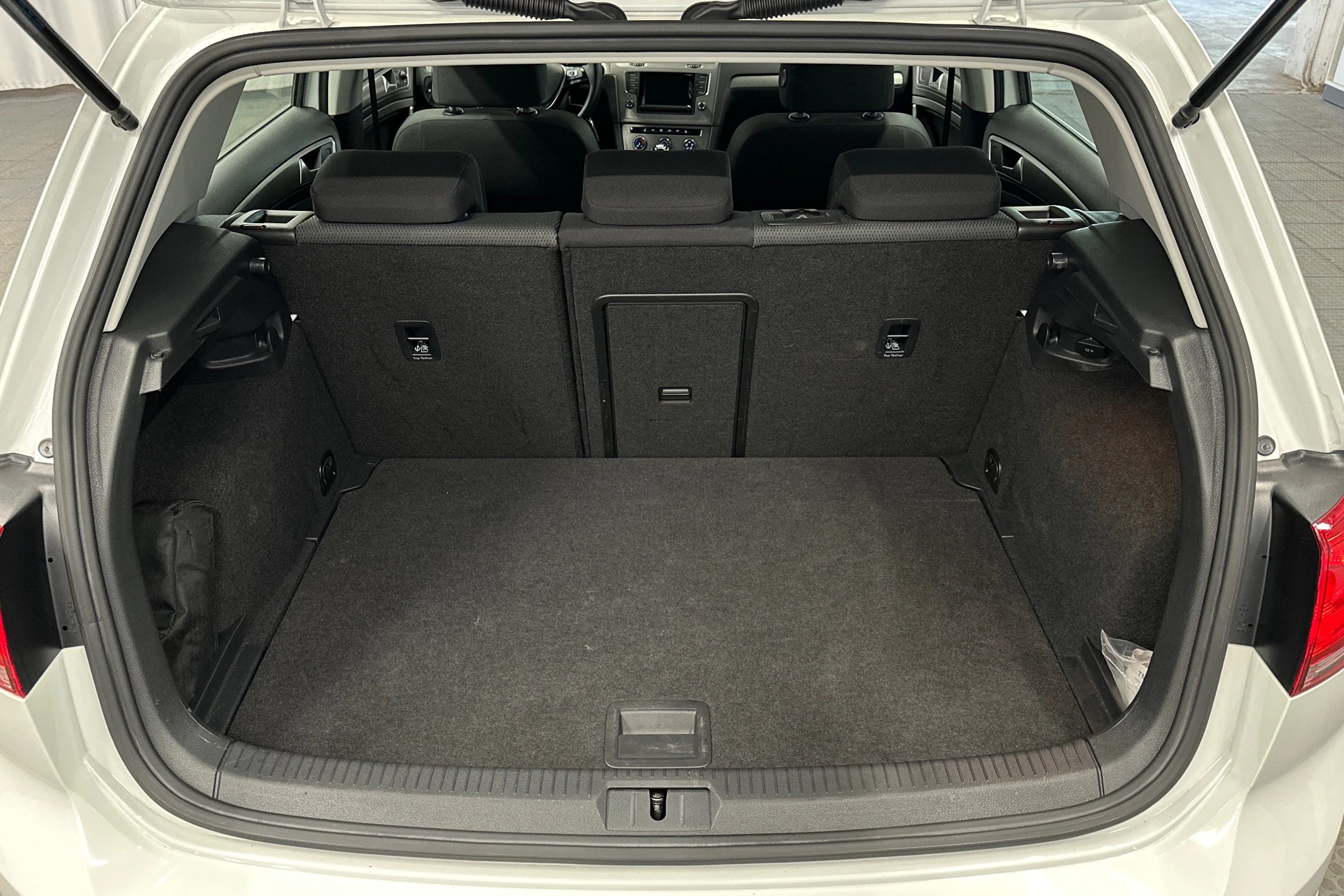 valkoinen Volkswagen Golf 2014 kuva 15.