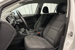 valkoinen Volkswagen Golf 2014 kuva 16.