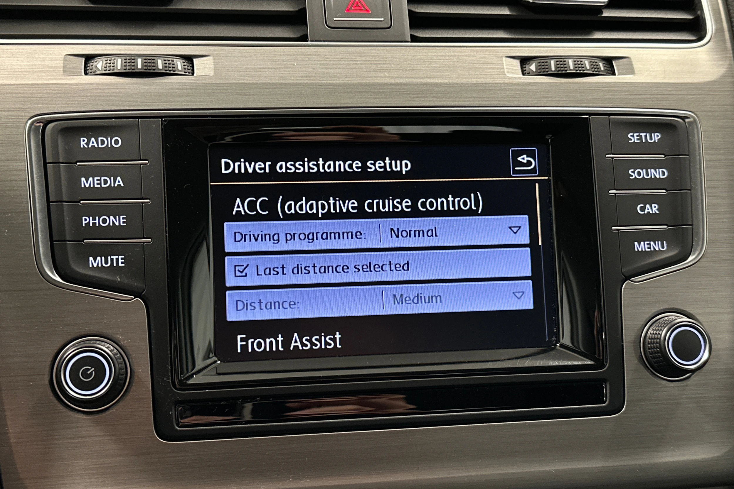 valkoinen Volkswagen Golf 2014 kuva 22.