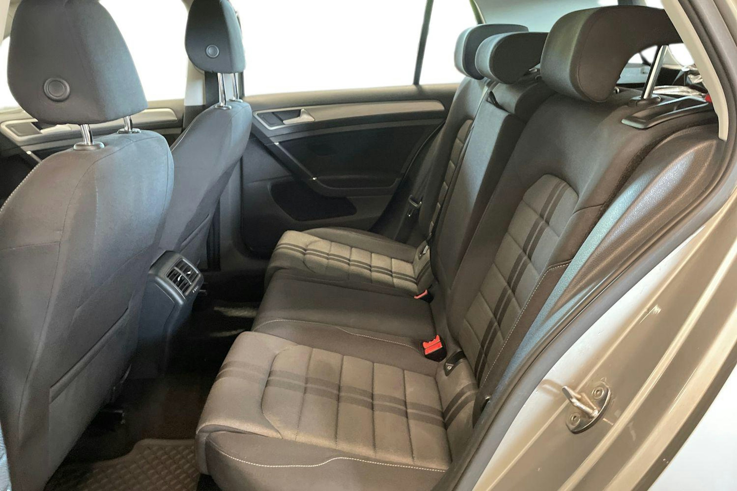 harmaa Volkswagen Golf 2015 kuva 10.