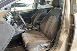 harmaa Volkswagen Golf 2015 kuva 14.