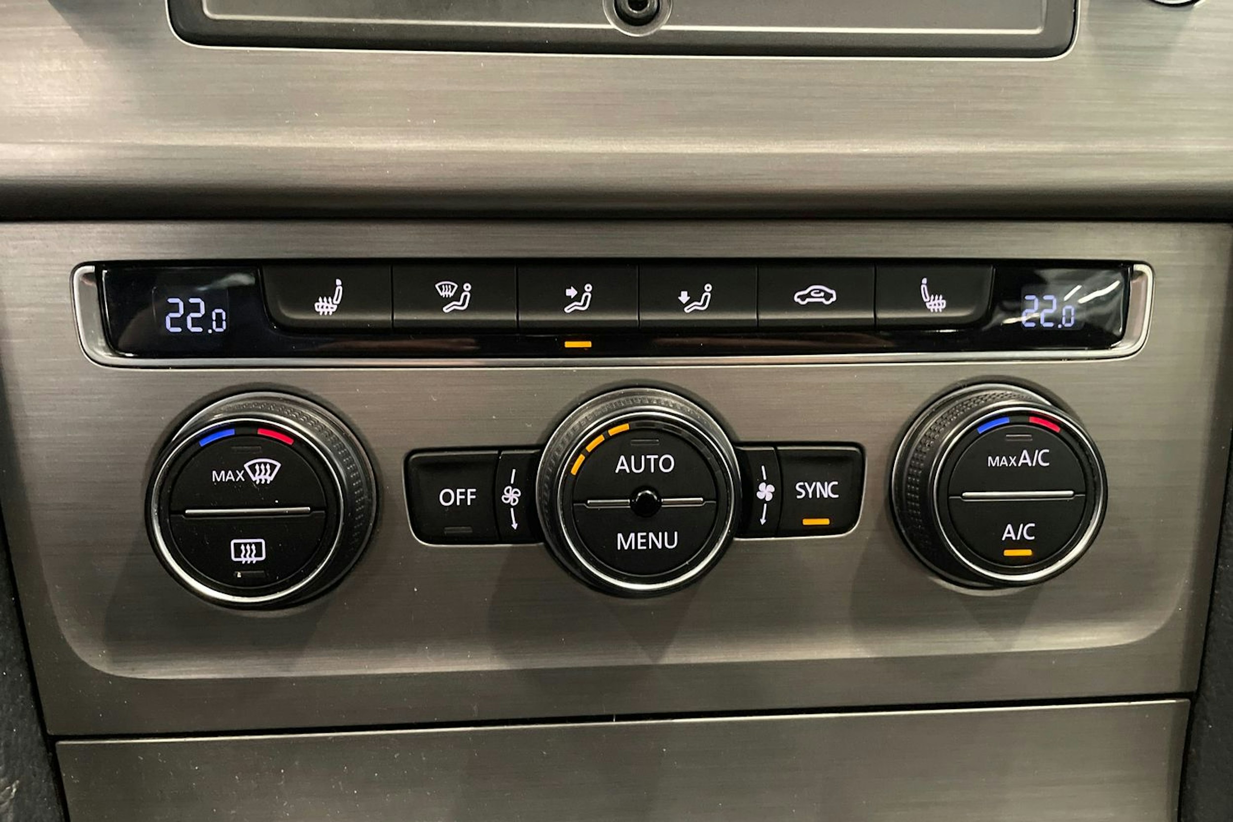 harmaa Volkswagen Golf 2015 kuva 23.