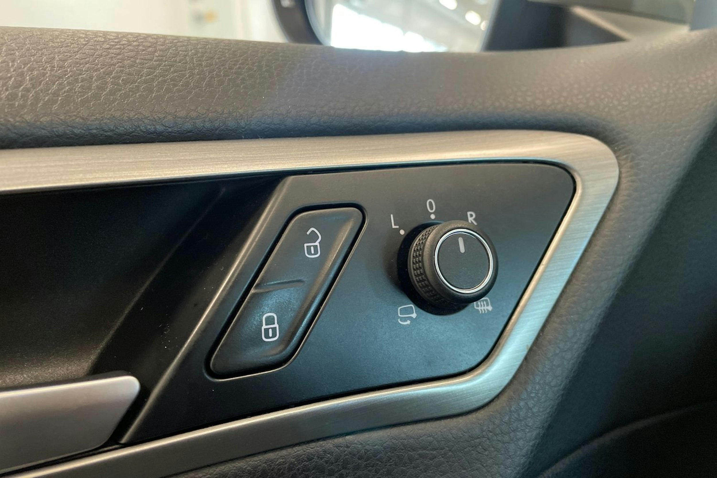 harmaa Volkswagen Golf 2015 kuva 28.