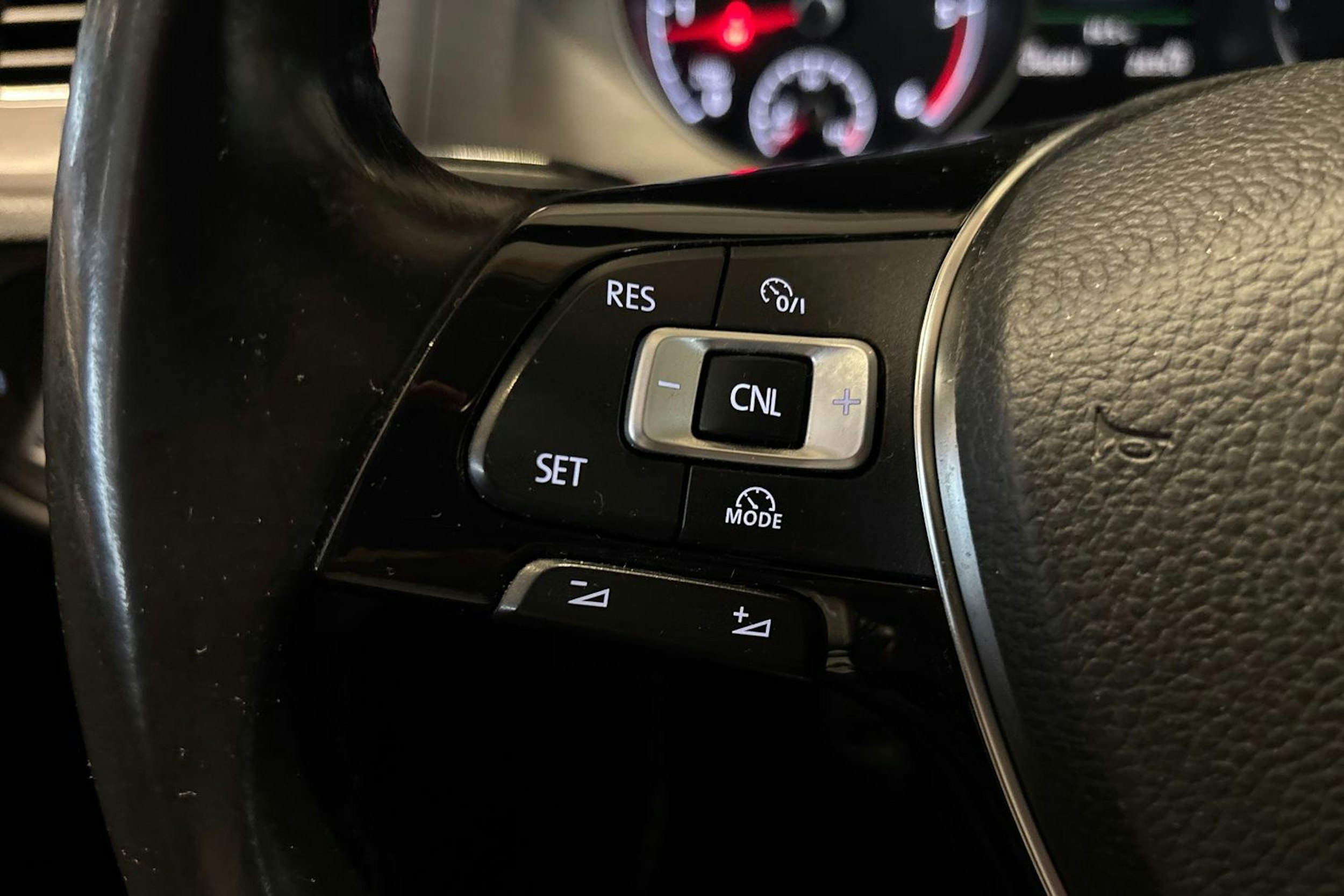 harmaa Volkswagen Golf 2015 kuva 18.