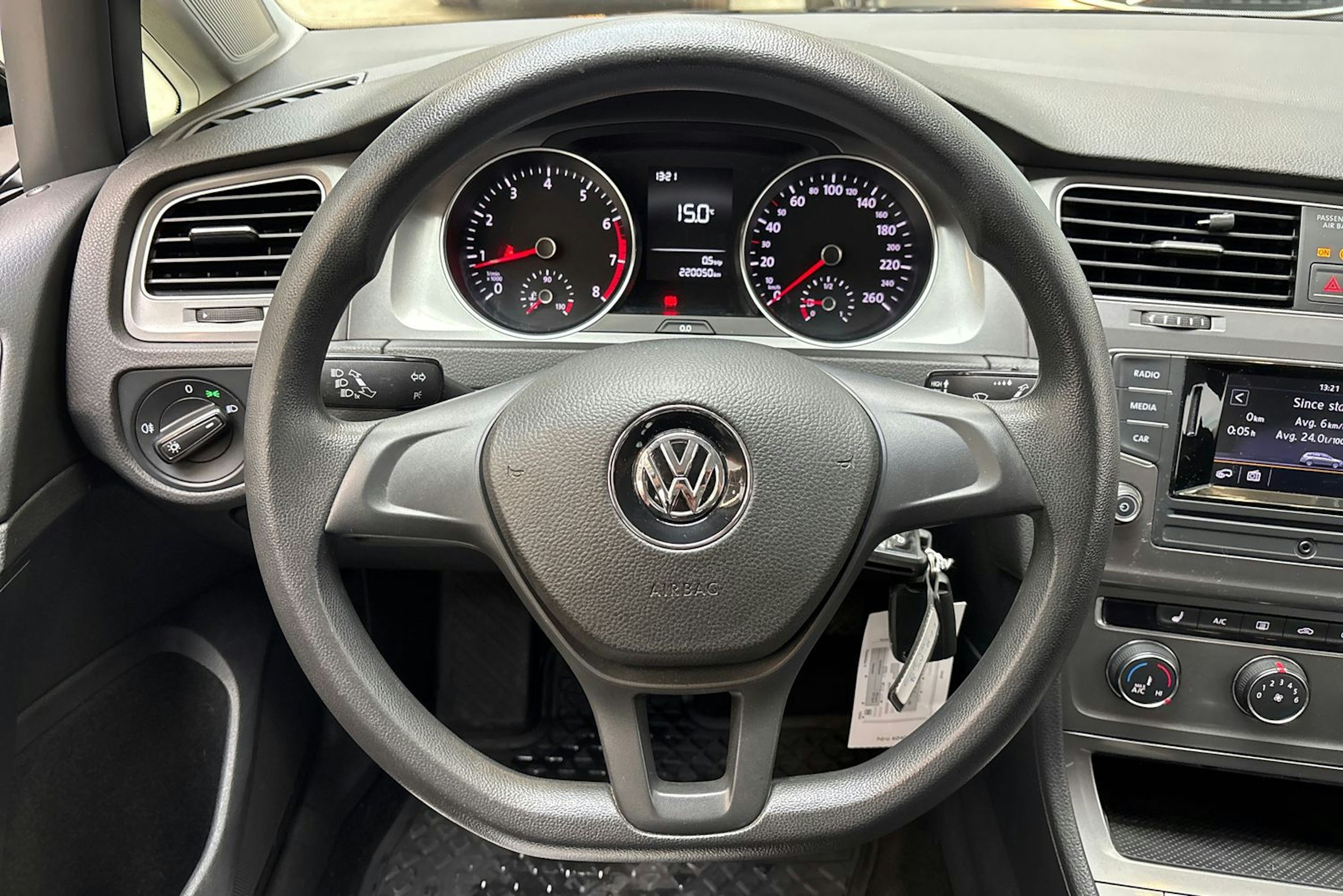 Musta Volkswagen GOLF 2015 kuva 14.