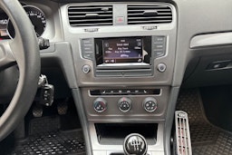Musta Volkswagen GOLF 2015 kuva 16.