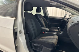 Valkoinen Volkswagen GOLF 2015 kuva 11.