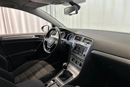 Valkoinen Volkswagen GOLF 2015 kuva 12.
