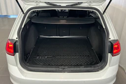 Valkoinen Volkswagen GOLF 2015 kuva 13.