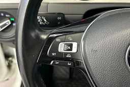 Valkoinen Volkswagen GOLF 2015 kuva 16.