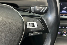 Valkoinen Volkswagen GOLF 2015 kuva 17.