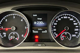 Valkoinen Volkswagen GOLF 2015 kuva 18.