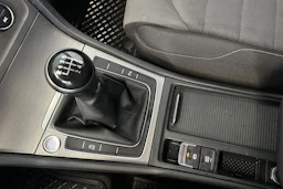 Valkoinen Volkswagen GOLF 2015 kuva 19.