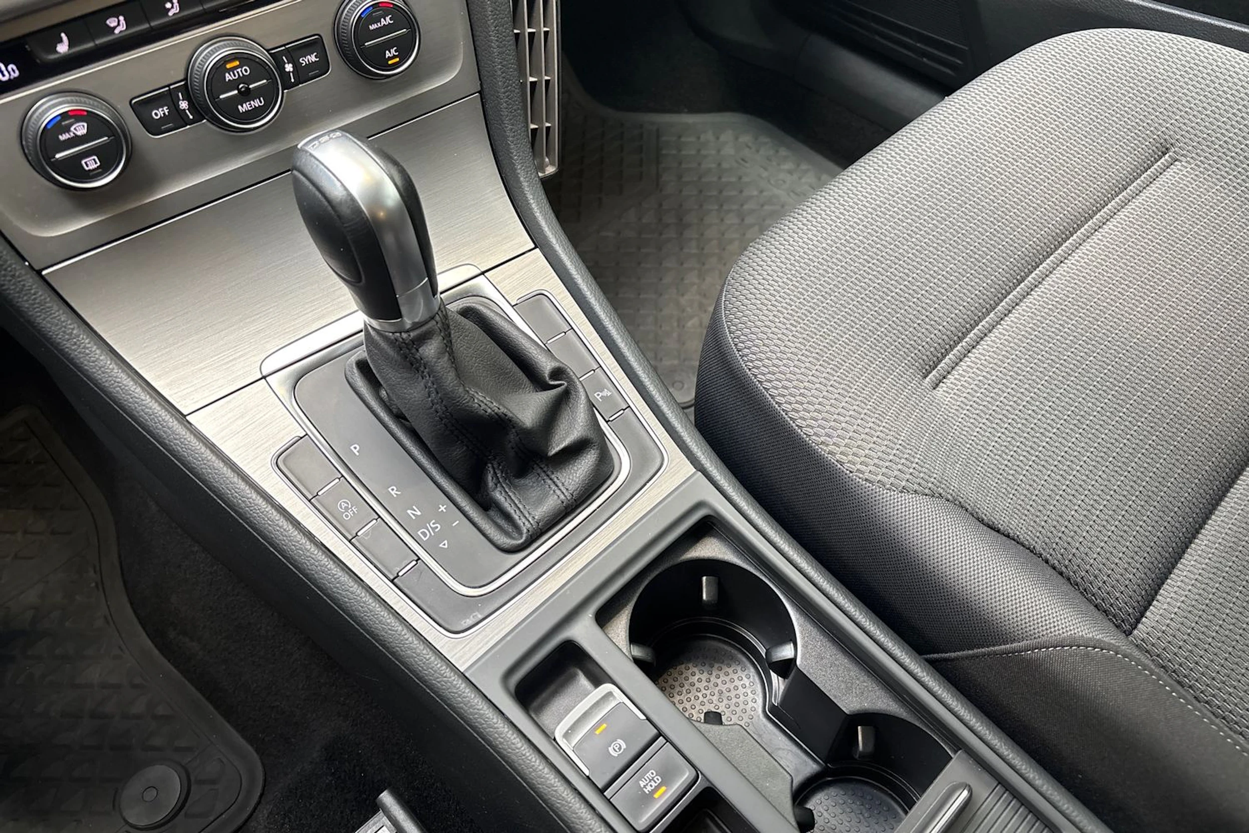 met. hopea Volkswagen Golf 2015 kuva 18.