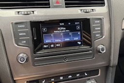 valkoinen Volkswagen Golf 2015 kuva 18.