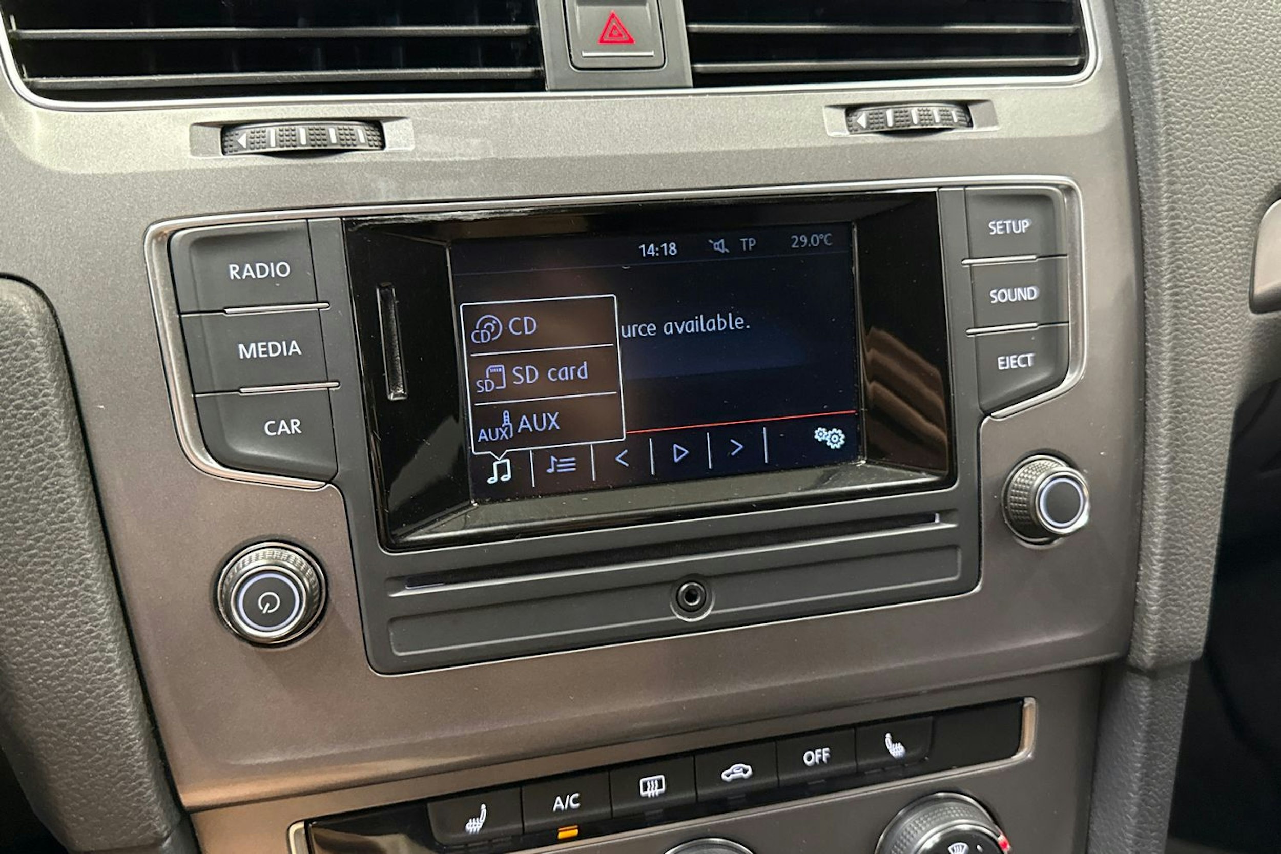 valkoinen Volkswagen Golf 2015 kuva 20.