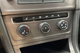 valkoinen Volkswagen Golf 2015 kuva 21.