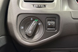 valkoinen Volkswagen Golf 2015 kuva 24.