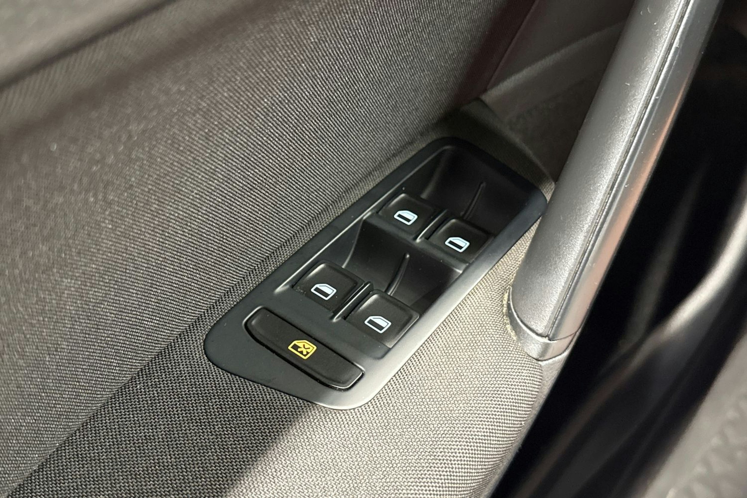 valkoinen Volkswagen Golf 2015 kuva 26.