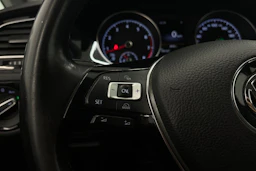 Valkoinen Volkswagen GOLF 2015 kuva 14.
