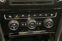 Valkoinen Volkswagen GOLF 2015 kuva 20.