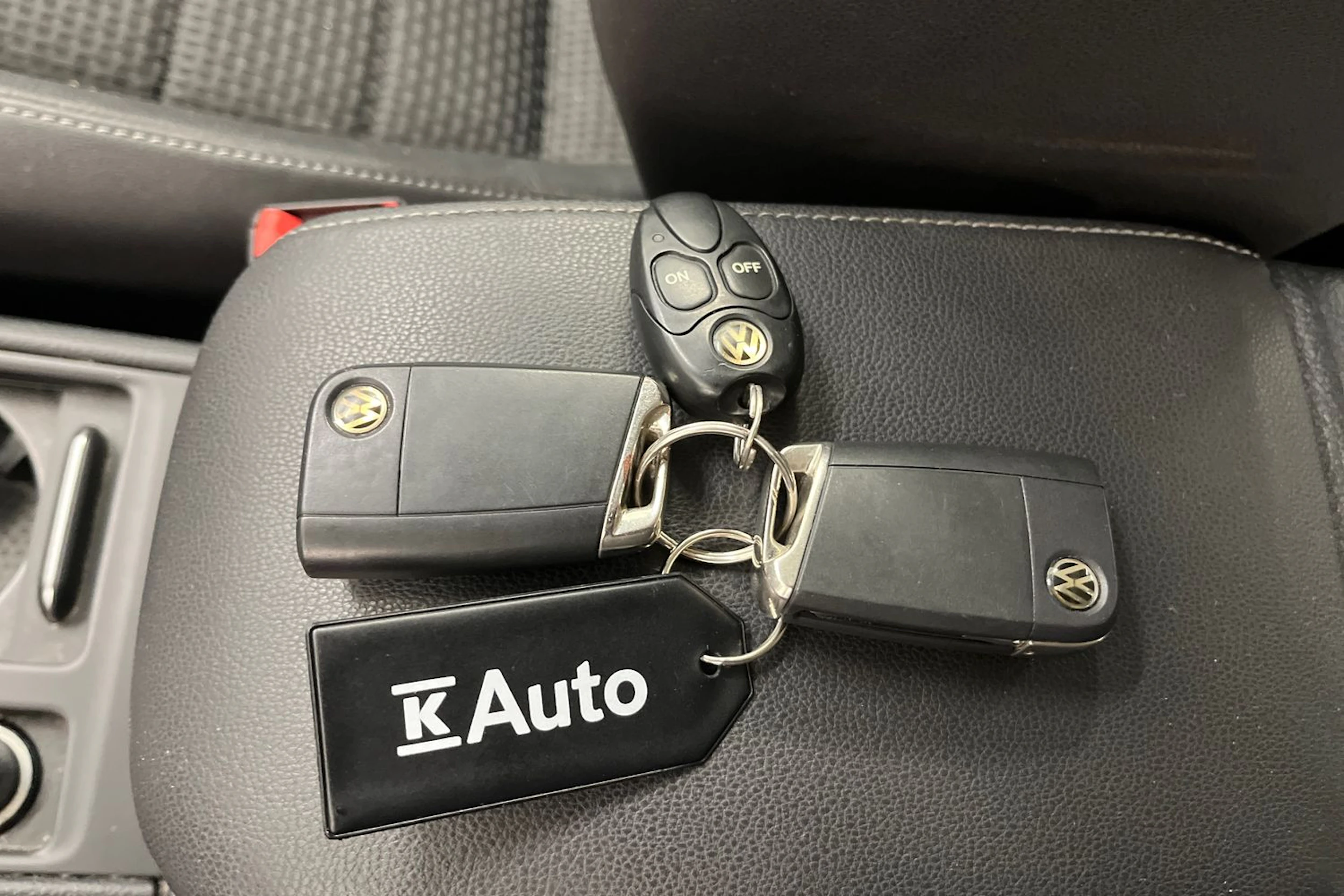 Valkoinen Volkswagen GOLF 2015 kuva 21.