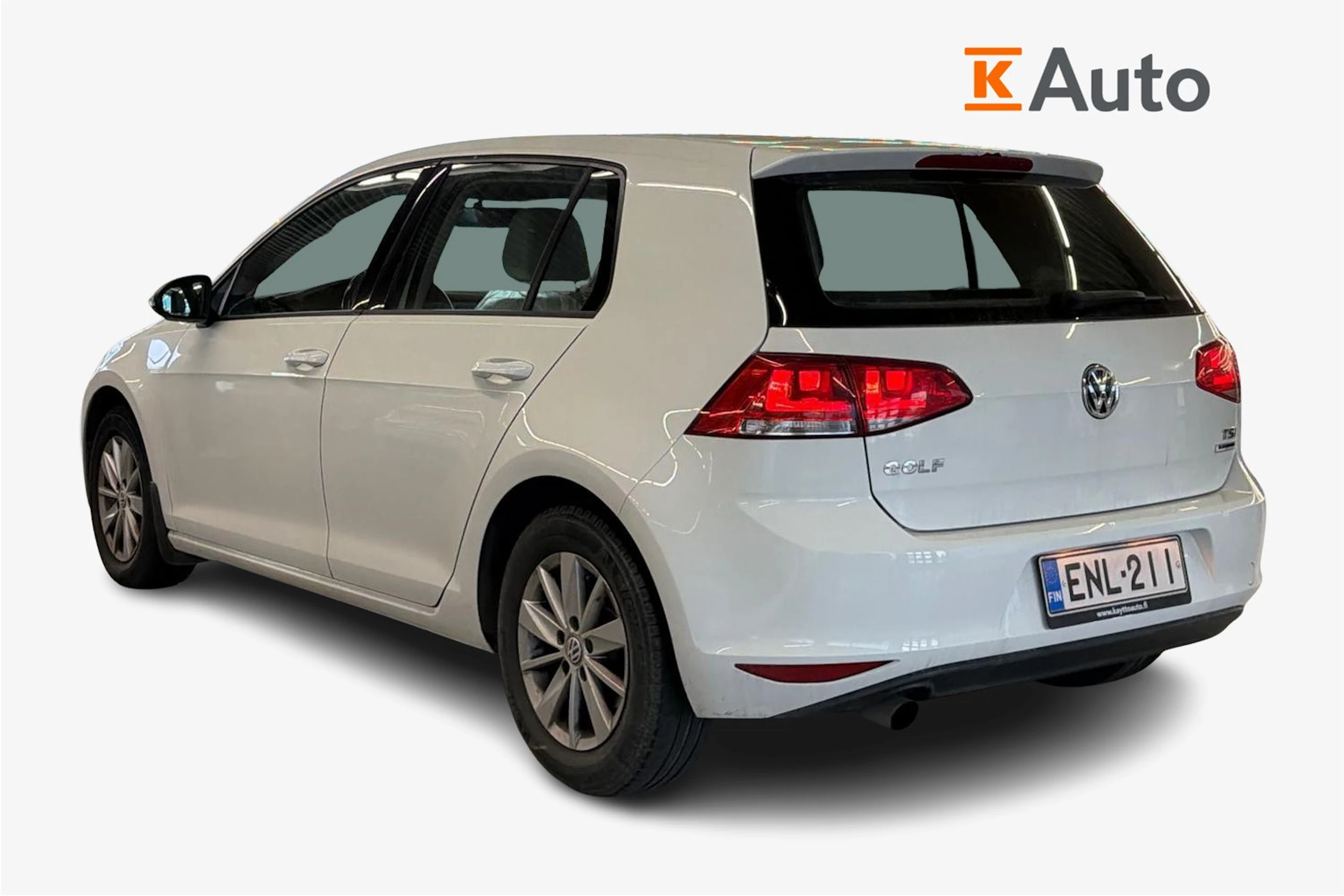 valkoinen Volkswagen Golf 2015 kuva 2.