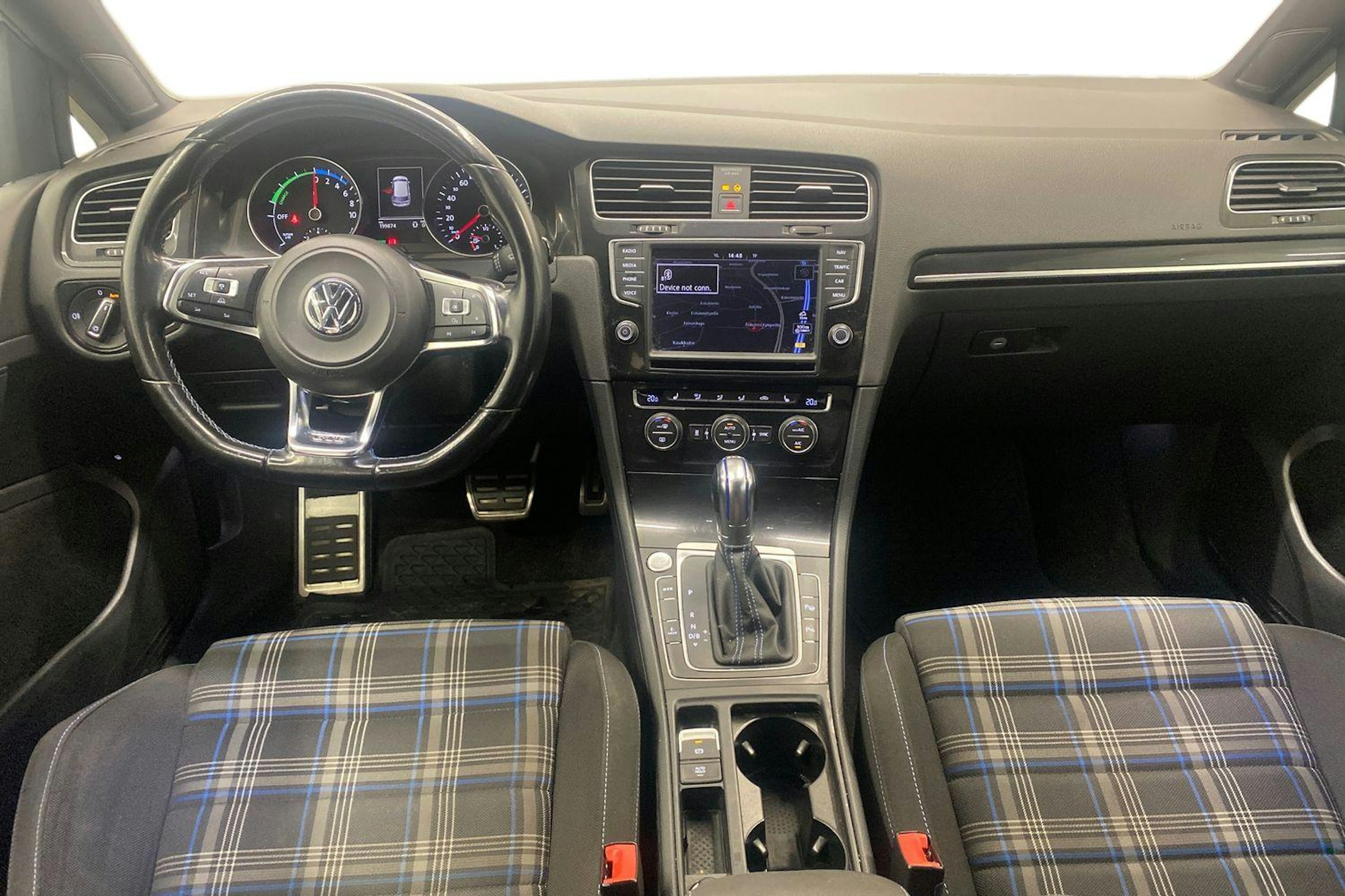 valkoinen Volkswagen Golf 2015 kuva 9.