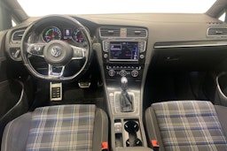 valkoinen Volkswagen Golf 2015 kuva 9.