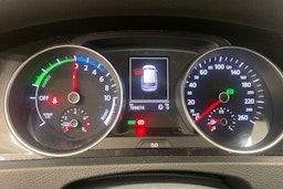 valkoinen Volkswagen Golf 2015 kuva 15.