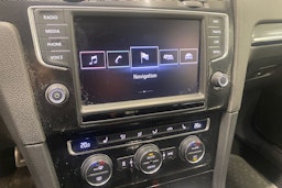 valkoinen Volkswagen Golf 2015 kuva 18.