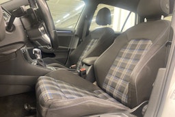 valkoinen Volkswagen Golf 2015 kuva 24.