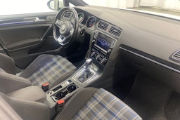 valkoinen Volkswagen Golf 2015 kuva 25.