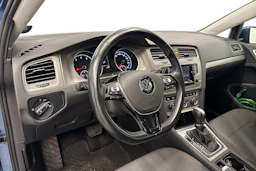 sininen Volkswagen Golf 2015 kuva 6.